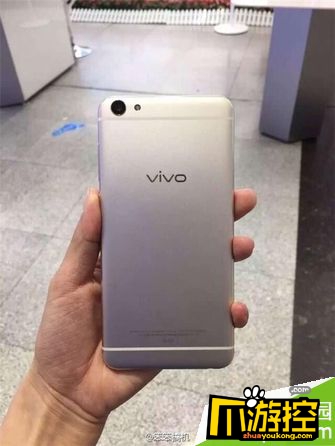 vivo x7 plus还拥有更强劲的摄像头配置,不仅配备了1600万像素前置